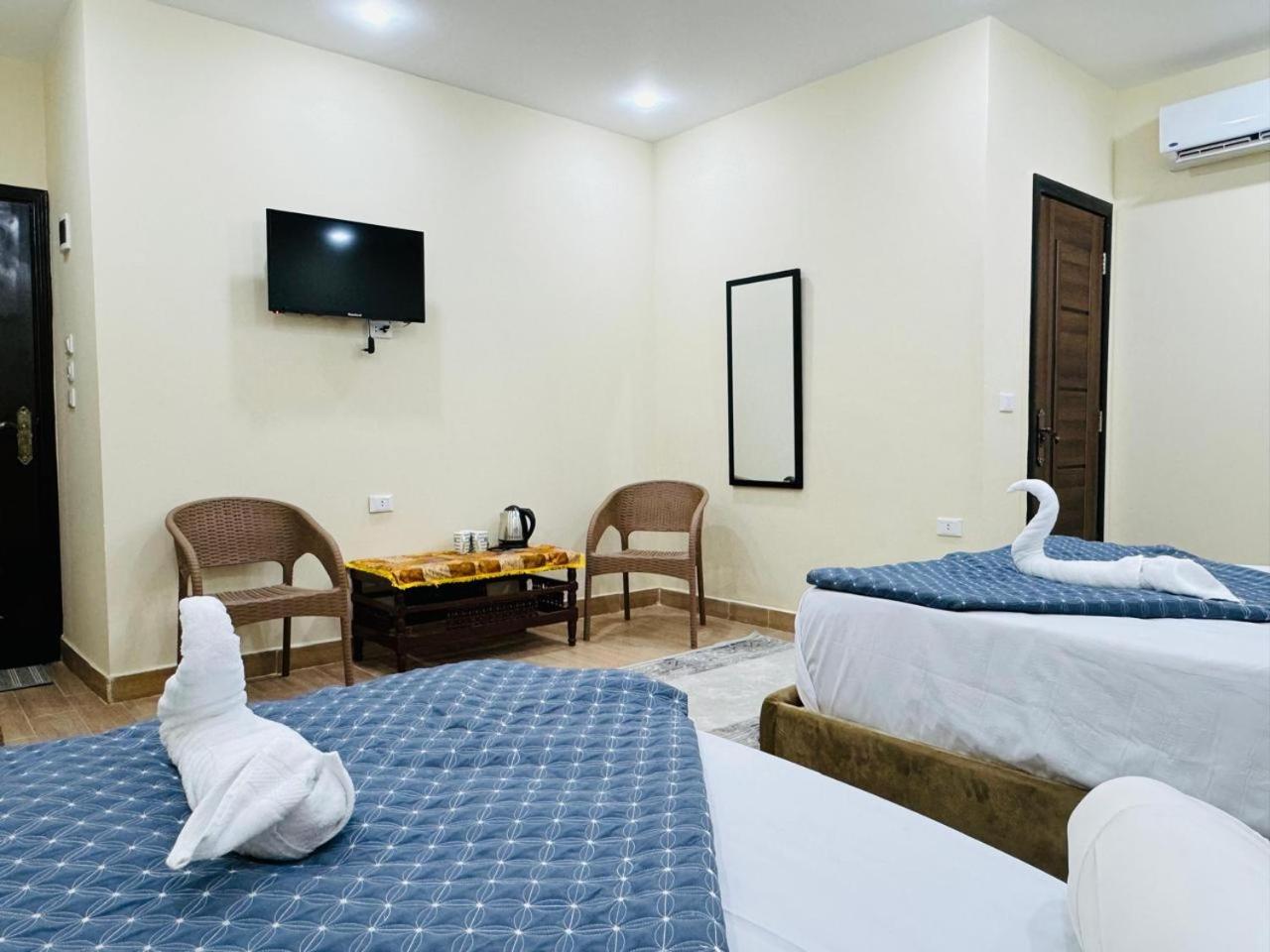 Sphinx Palace Pyramids View Hotel 3*