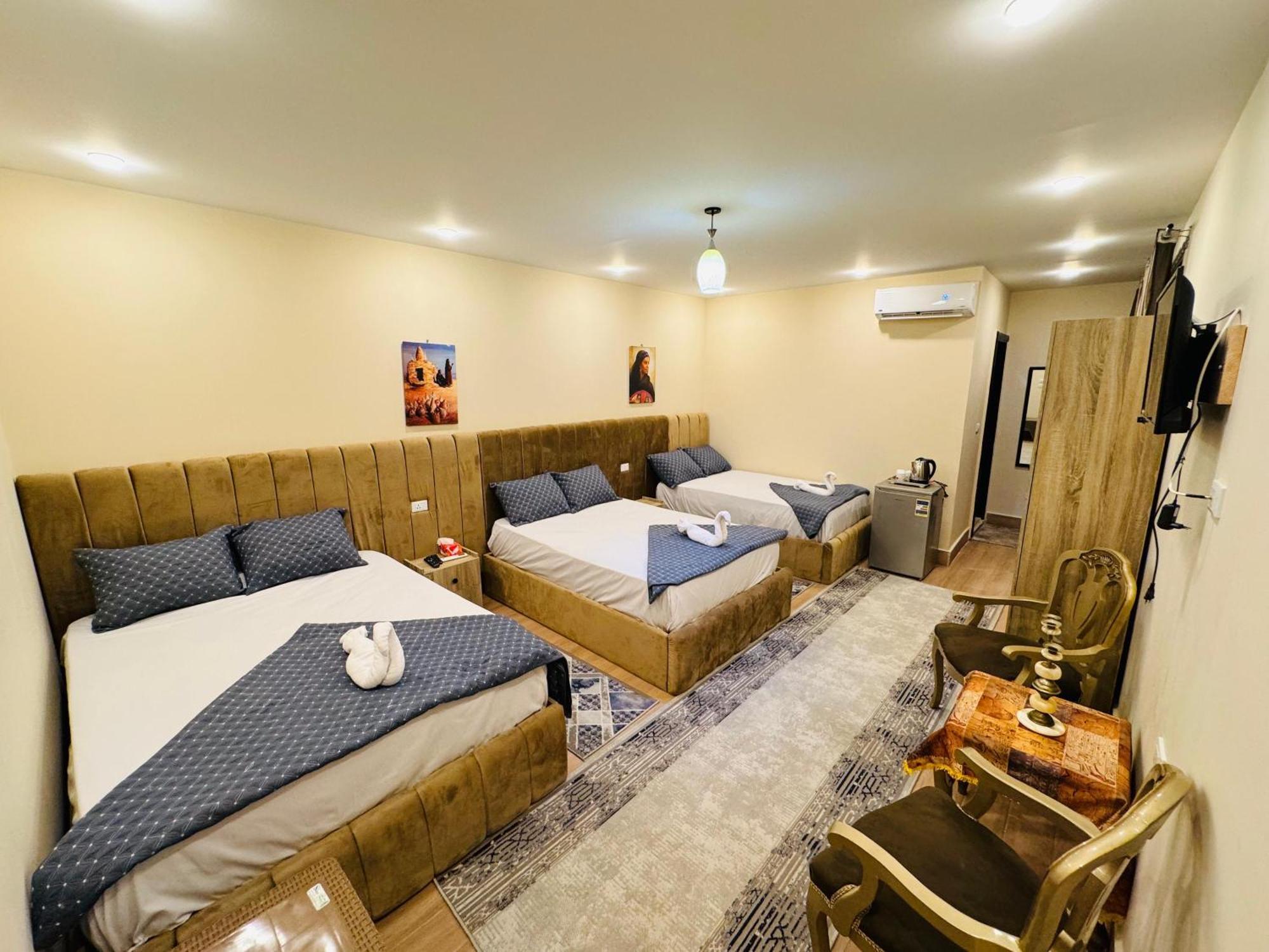 Hotel Sphinx Palace Pyramids View Kafret el-Gabal